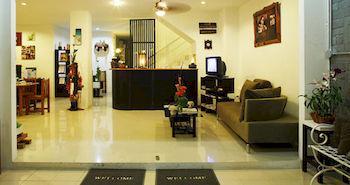 Baan Oui Phuket Guest House Nai Harn Buitenkant foto