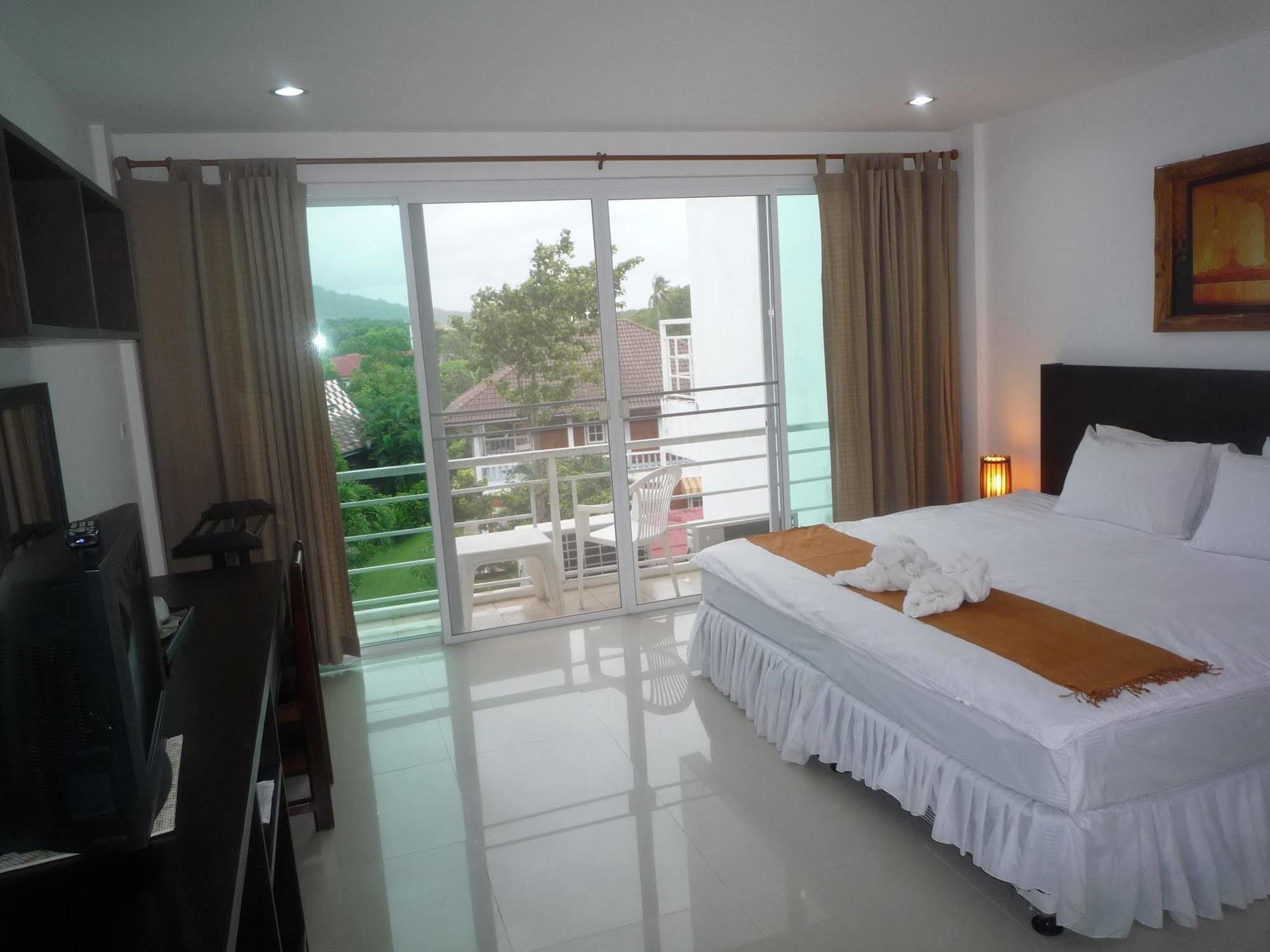 Baan Oui Phuket Guest House Nai Harn Buitenkant foto