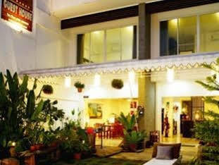 Baan Oui Phuket Guest House Nai Harn Buitenkant foto